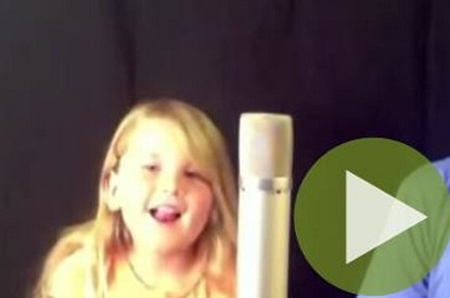 Папа с дочкой поют песню Gotye “Somebody That I Used To Know”