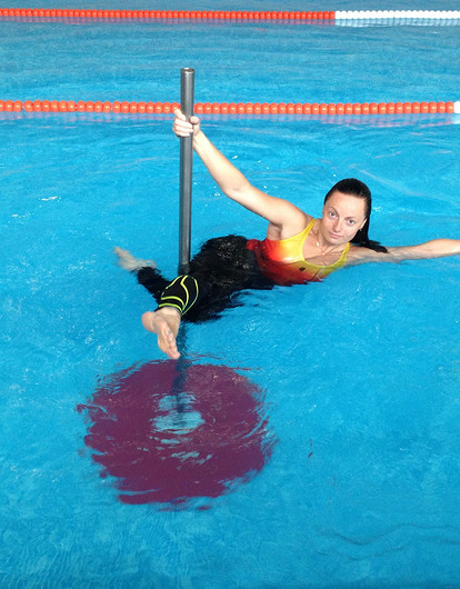Танцпол в бассейне: новая тренировка Aqua pole dance