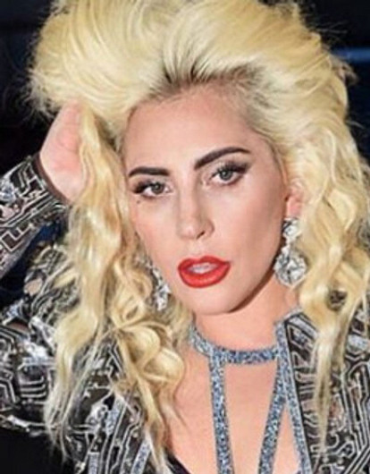 Самые откровенные наряды, которые звезды надели в 2016 году