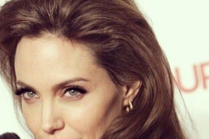 Голливудская звезда Анджелина Джоли ревнует мужа к няне