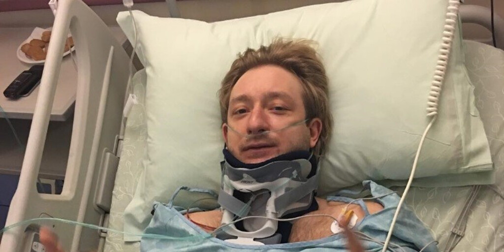 Плющенко выложил селфи сразу после операции