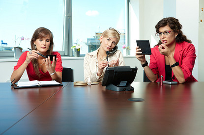 Работа в женском коллективе: плюсы и минусы