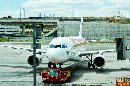 Как найти дешевые авиабилеты: советы отпускникам