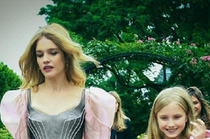 Наталья Водянова впервые вывела в свет дочь