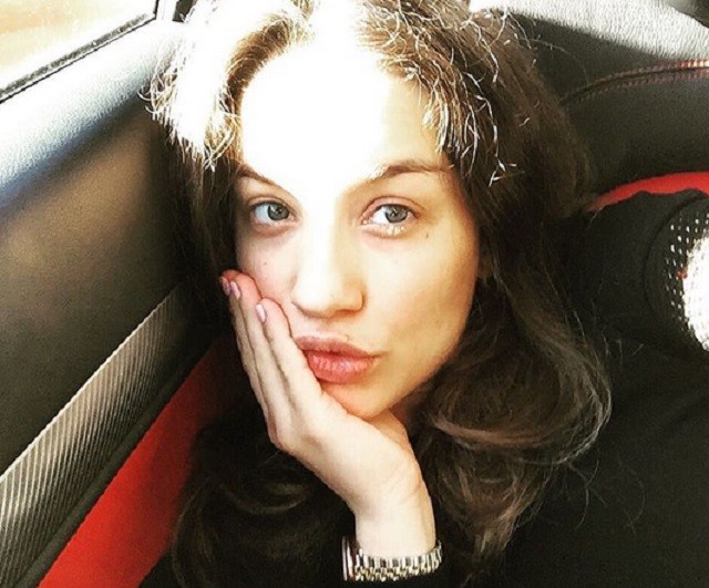 Звезды и простые женщины делятся опытом сексуального насилия