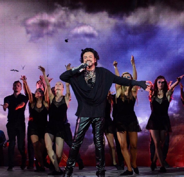 Филипп Киркоров продемонстрировал, как держит себя в форме