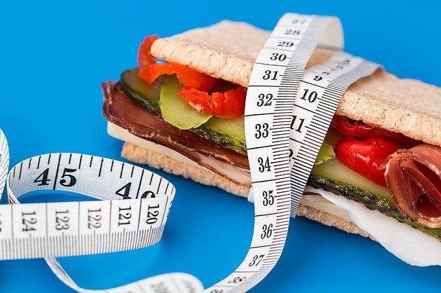 Чем опасны диеты для быстрого похудения