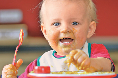 9 распространенных мифов о кормлении детей