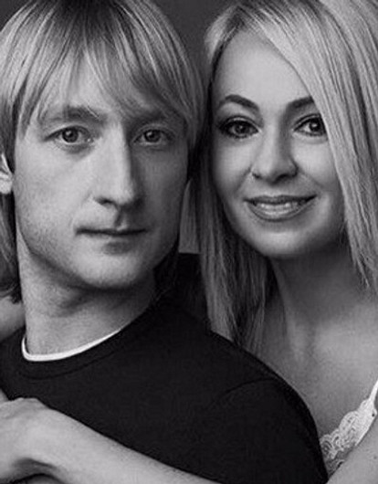 Плющенко в трусах и Рудковская в майке возмутили поклонников