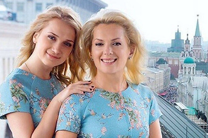 Топ-12: нереально молодые мамы и их взрослые дети