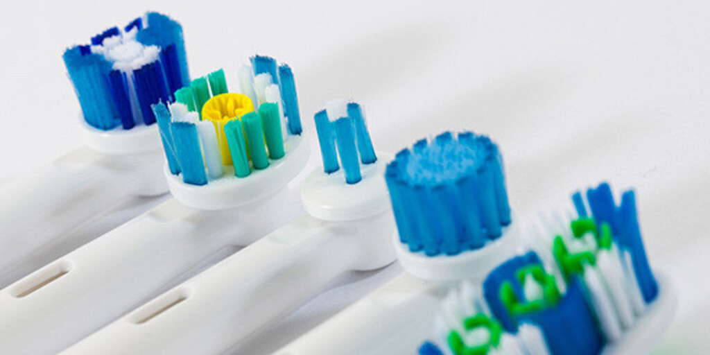 Электрическая зубная щетка: польза и вред
