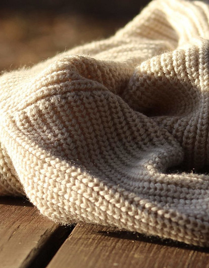 Как стирать свитер: 5 простых способов