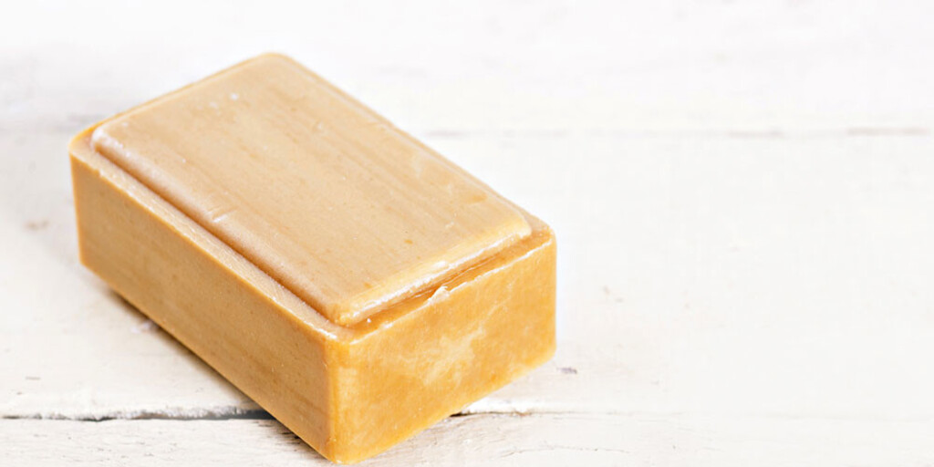 12 необычных способов, как использовать хозяйственное мыло