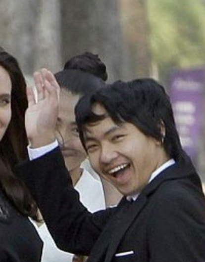 Анджелина Джоли впервые рассказала, почему ее дети не ходят в школу