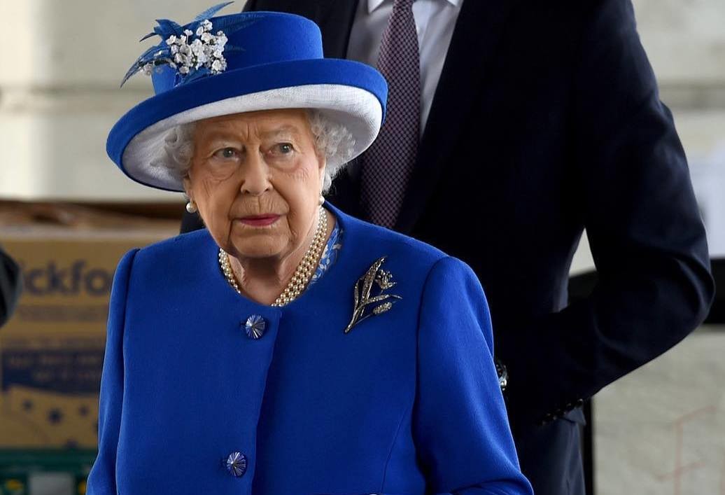 Королева Елизавета II отказалась идти на свадьбу принца Гарри