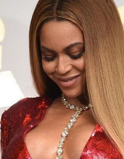 Беременная Бейонсе поразила нарядом и отобрала статуэтку у Адель на «Гремми-2017»‍