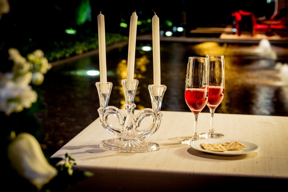 Романтический ужин при свечах: блюда, ароматы, ошибки