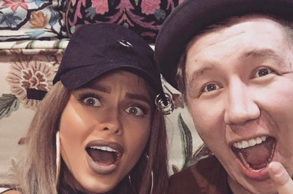 Певица Ханна поразила босым выступлением