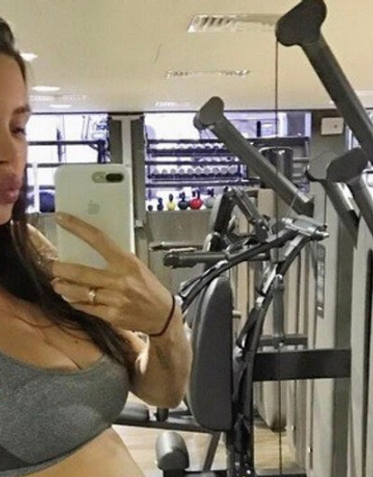 Модель Оксана Самойлова реализует план «фитоняшка-беременяшка»