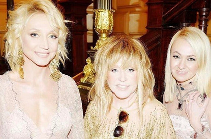 Золотая вечеринка Яны Рудковской: 10 самых красивых нарядов