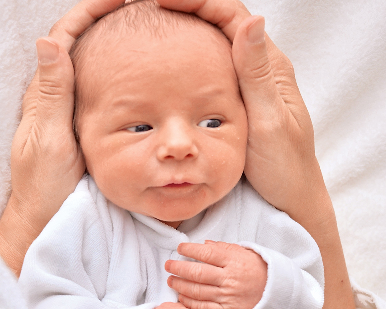 Роднички у новорожденных: размеры, симптомы рахита