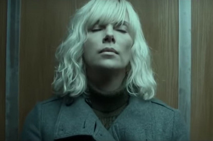 ЧП на съемках: Шарлиз Терон лишилась своей голливудской улыбки