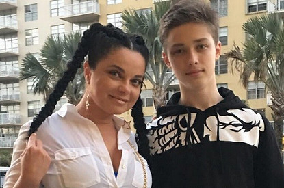 Помолодевшая Наташа Королева в 43 года выглядит ровесницей сына (фото)