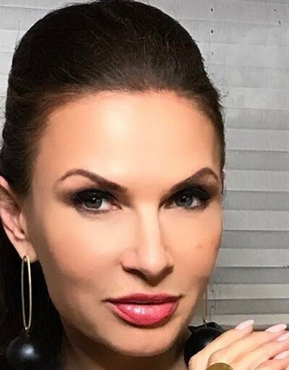 Тело 48-летней Эвелины Бледанс в купальнике поразило многих (фото)