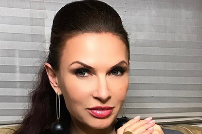 Тело 48-летней Эвелины Бледанс в купальнике поразило многих (фото)