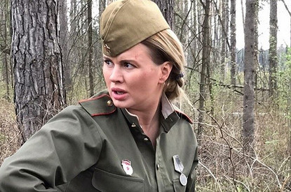 Поклонников возмутил вид Анны Семенович на проекте ко Дню Победы (фото)