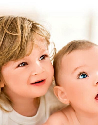 Дети-погодки: 7 лайфхаков для мамы