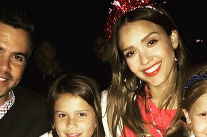 Джессика Альба в третий раз станет мамой