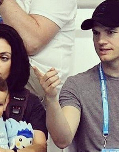 Новое фото Милы Кунис и Эштона Катчера с детьми взорвало сеть