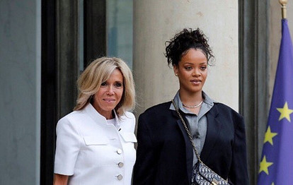 Модный провал: 64-летняя Брижит Макрон перещеголяла Рианну