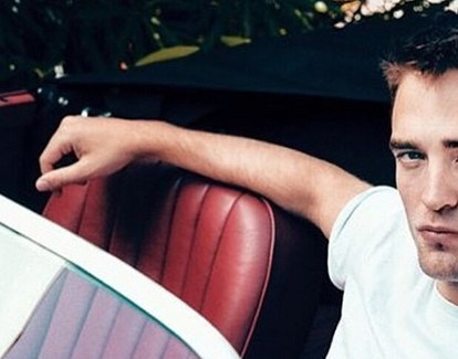 Роберт Паттинсон официально подтвердил помолвку с певицей Талией