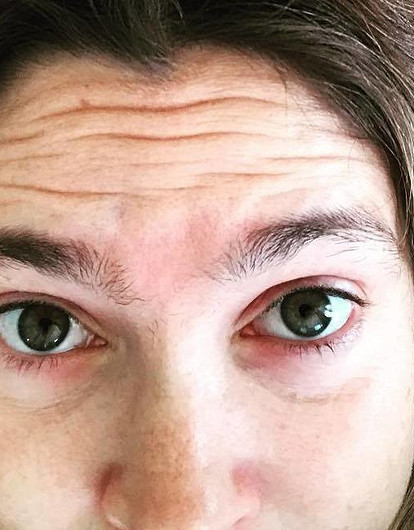 Дрю Бэрримор напугала поклонников кустистыми бровями и сединой