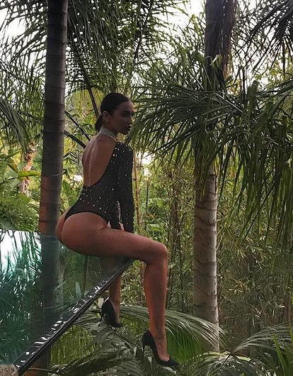 Поклонников возмутило откровенное фото Ольги Бузовой