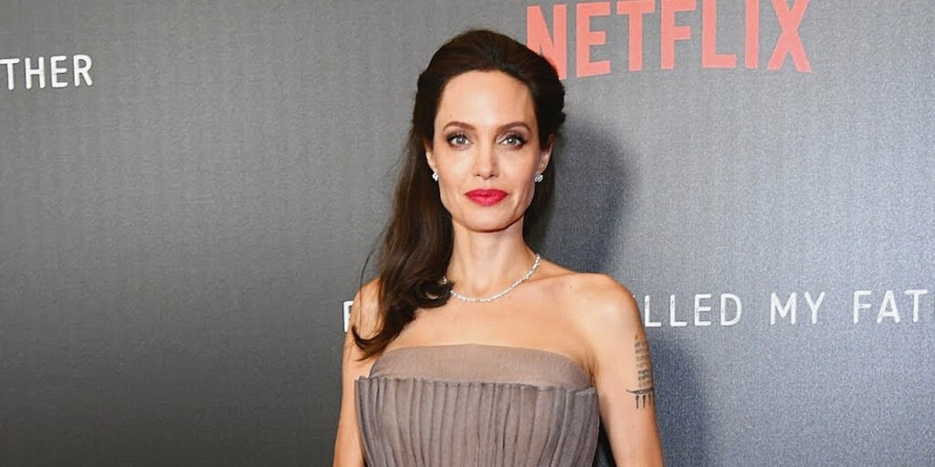 Анджелина Джоли напугала поклонников болезненной худобой