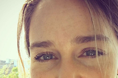 Актриса Эмилия Кларк изменилась до неузнаваемости