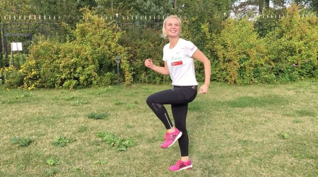Полина Гагарина показала упражнения, которые помогли ей похудеть после родов