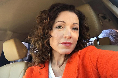 Не Волочковой единой: 47-летняя Алена Хмельницкая похвасталась шпагатом