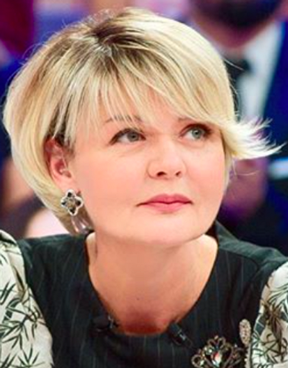 Юлия Меньшова начала одеваться не по возрасту