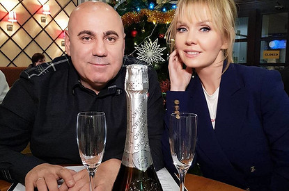 Родила или усыновила: 49-летняя Валерия стала мамой близнецов?