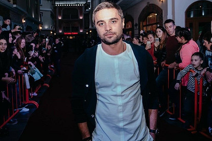 «Докатился»: Илья Глинников не заплатил за бензин и теперь находится в розыске