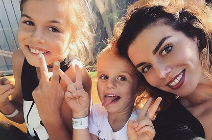 «Моника будет жить в Америке»: Анна Седокова не смогла отвоевать право воспитывать дочь