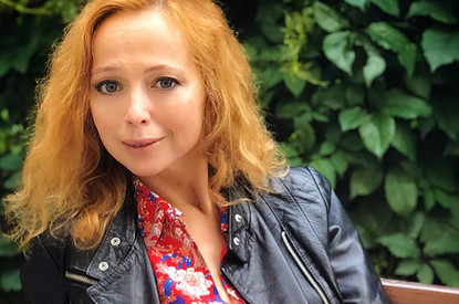 42-летняя Елена Захарова очаровала поклонников снимком с «голым» лицом