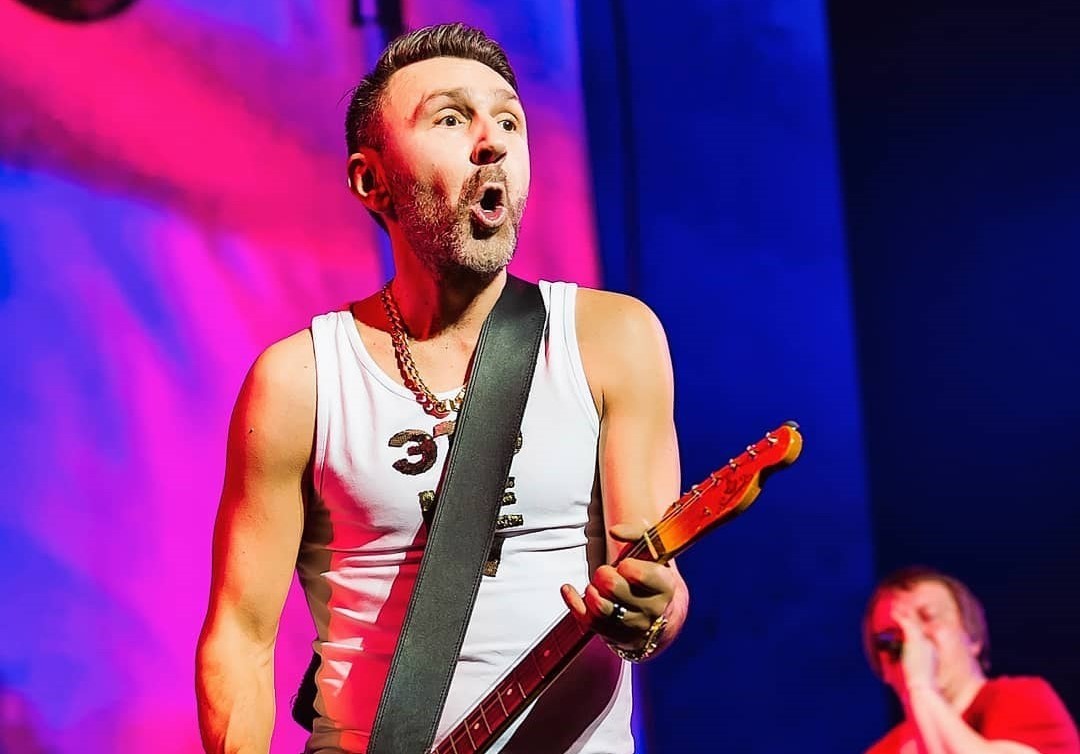 Сергей Шнуров эмоционально прокомментировал слухи о своей свадьбе