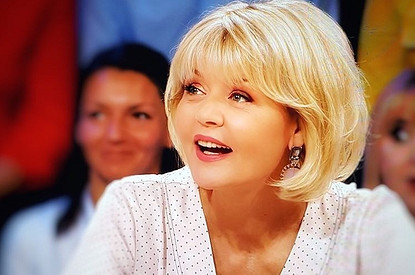 Стоит взять на вооружение: Юлия Меньшова сделала удачную прическу и помолодела на 10 лет