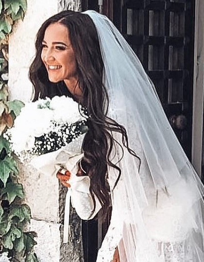 «Он довел до приступа мою маму»: Ольга Бузова разочаровалась в Денисе Лебедеве и просит о нем не говорить