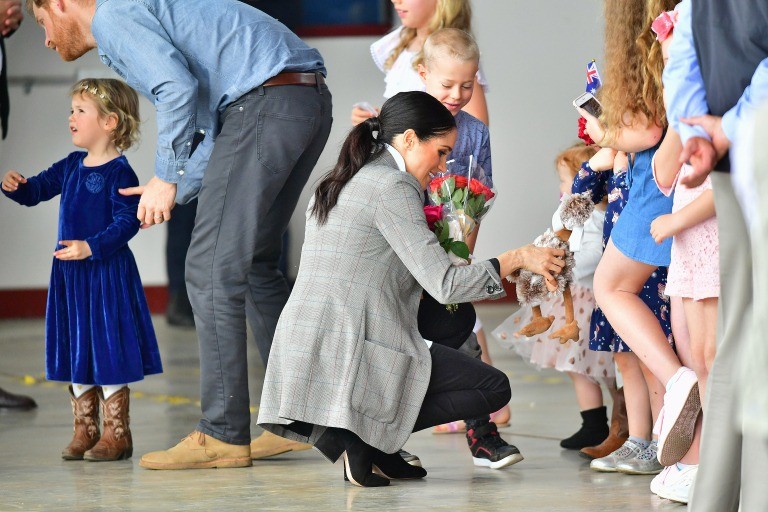 Репетиция родительства: 7 самых милых фото Меган Маркл и принца Гарри с детьми
